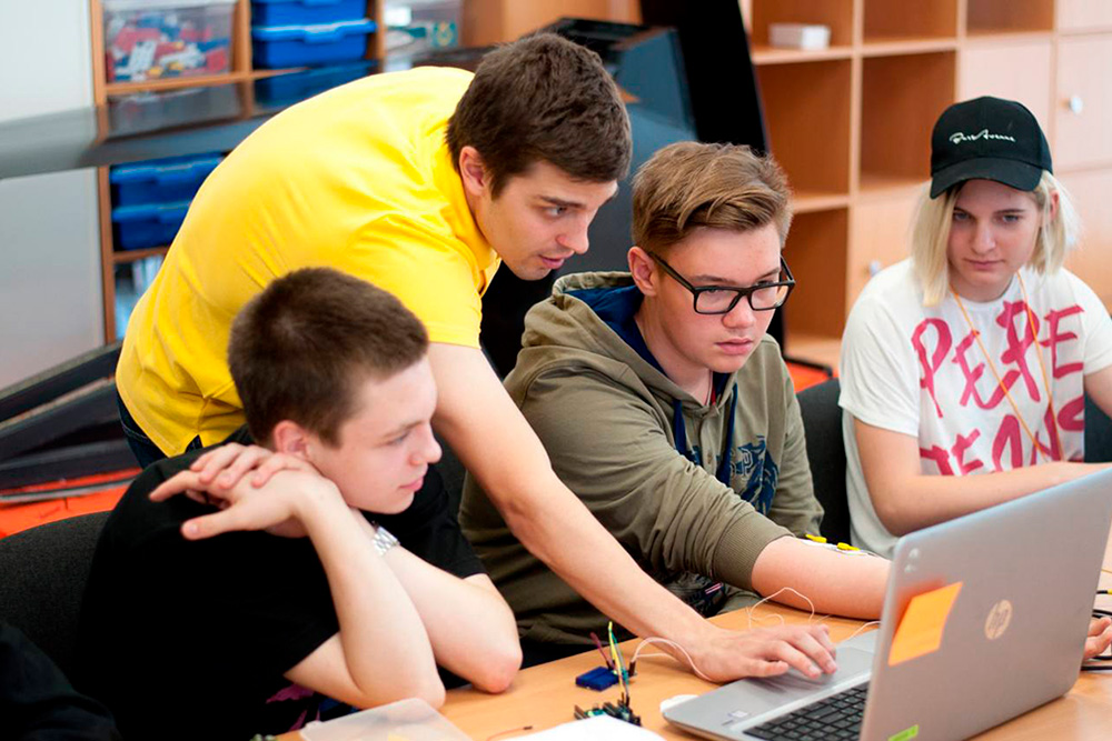Столичных подростков приглашают бесплатно обучиться языкам программирования