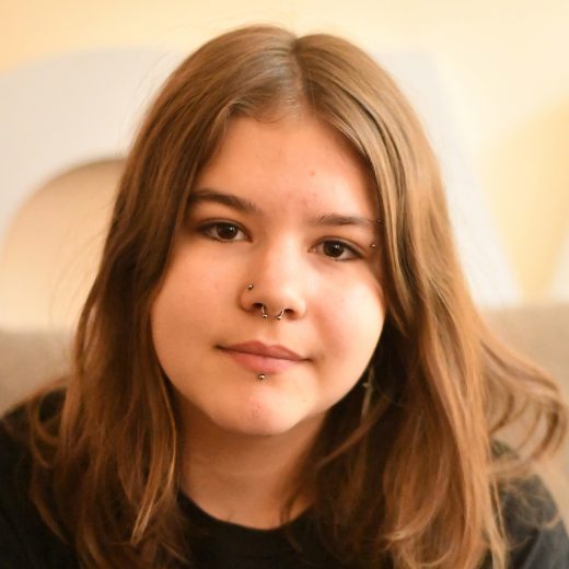 Иоланта, 16 лет